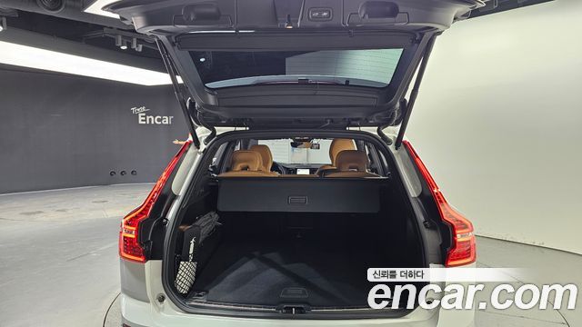 Volvo XC60 2025