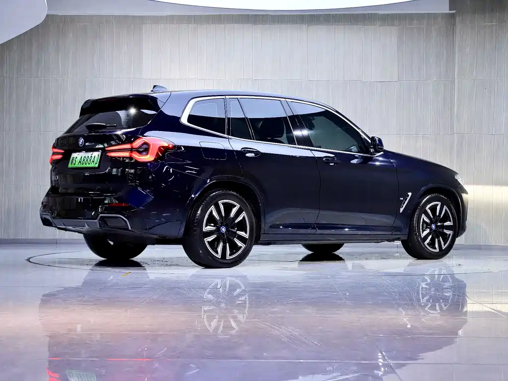 BMW iX3 2022