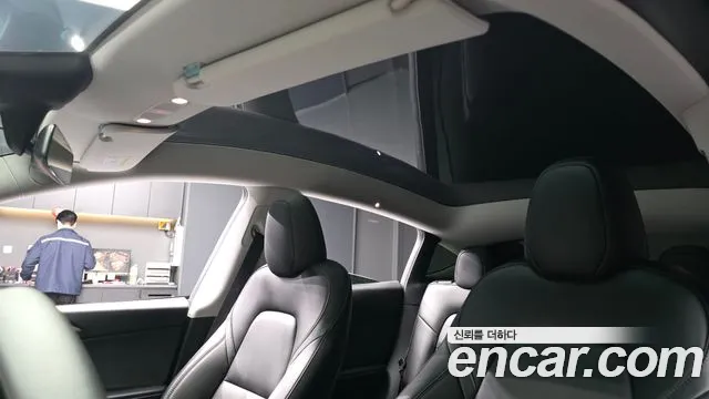 Tesla Model Y 2023
