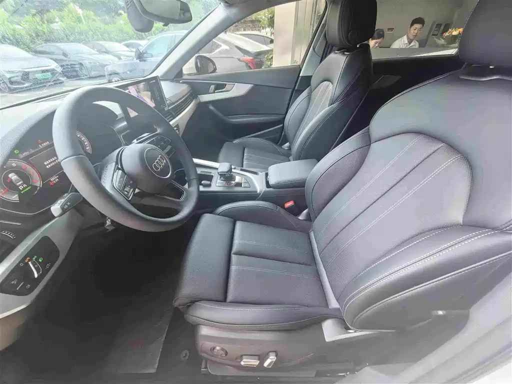 Audi A4 2025