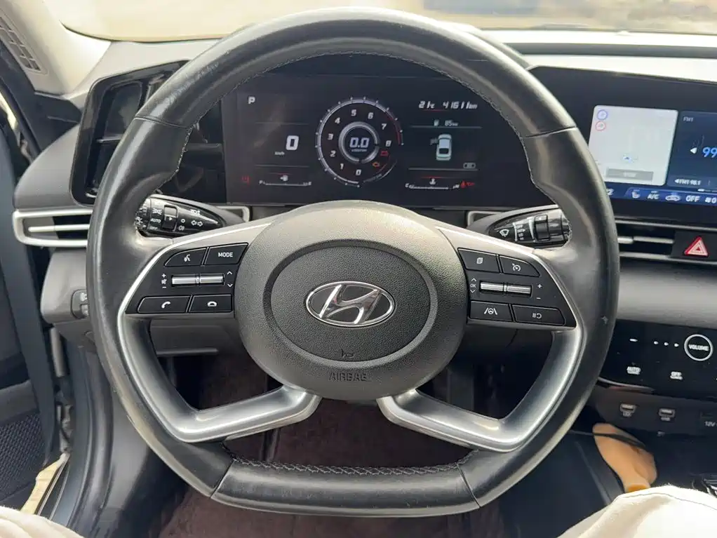 Hyundai Elantra 2021