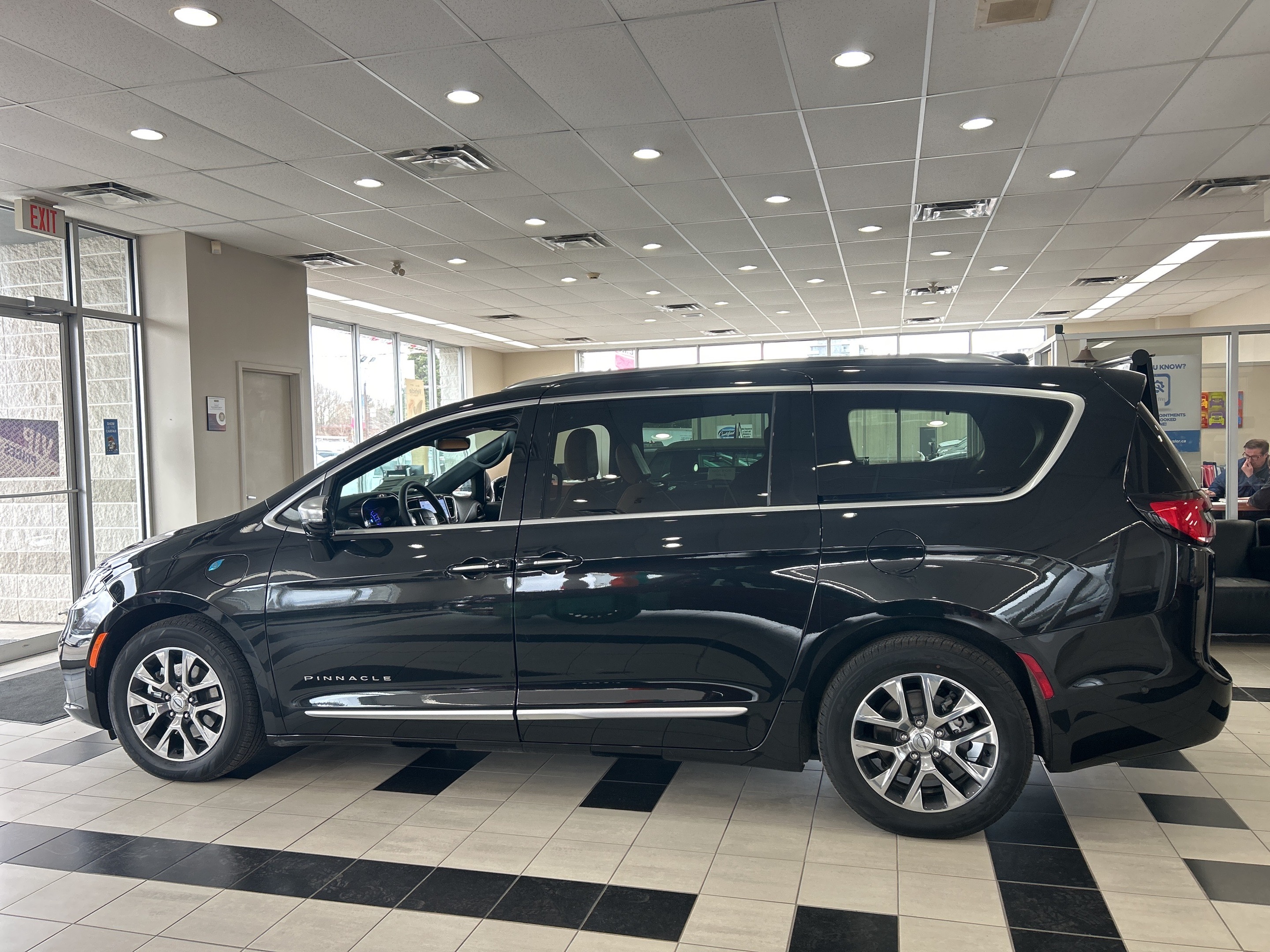 Chrysler Pacifica 2023