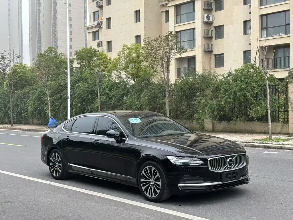 Volvo S90 2023