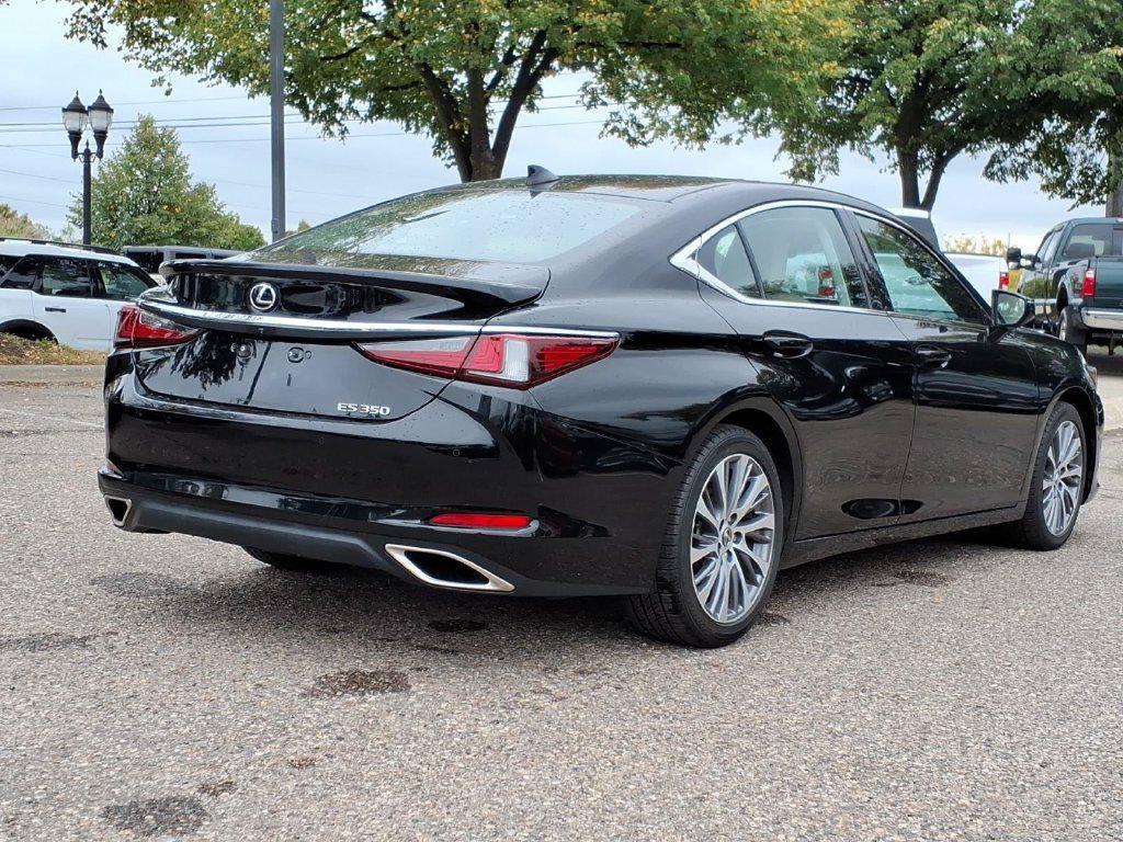 Lexus ES 2021