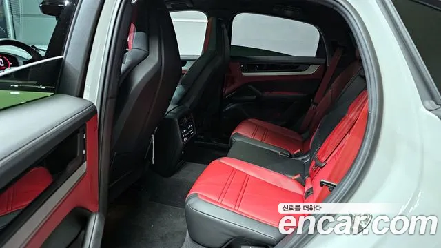 Porsche Cayenne 2025