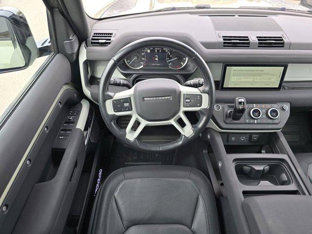 Land Rover Defender 2023