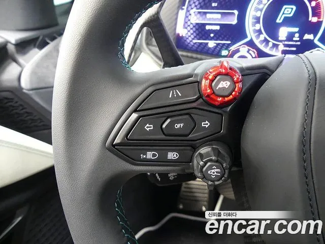 Lamborghini Revuelto 2025