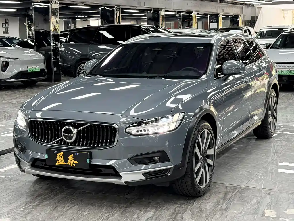 Volvo V90 2022