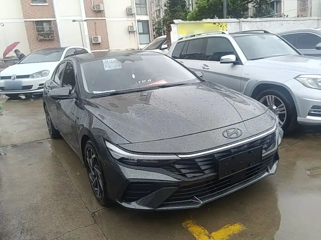 Hyundai Elantra 2023