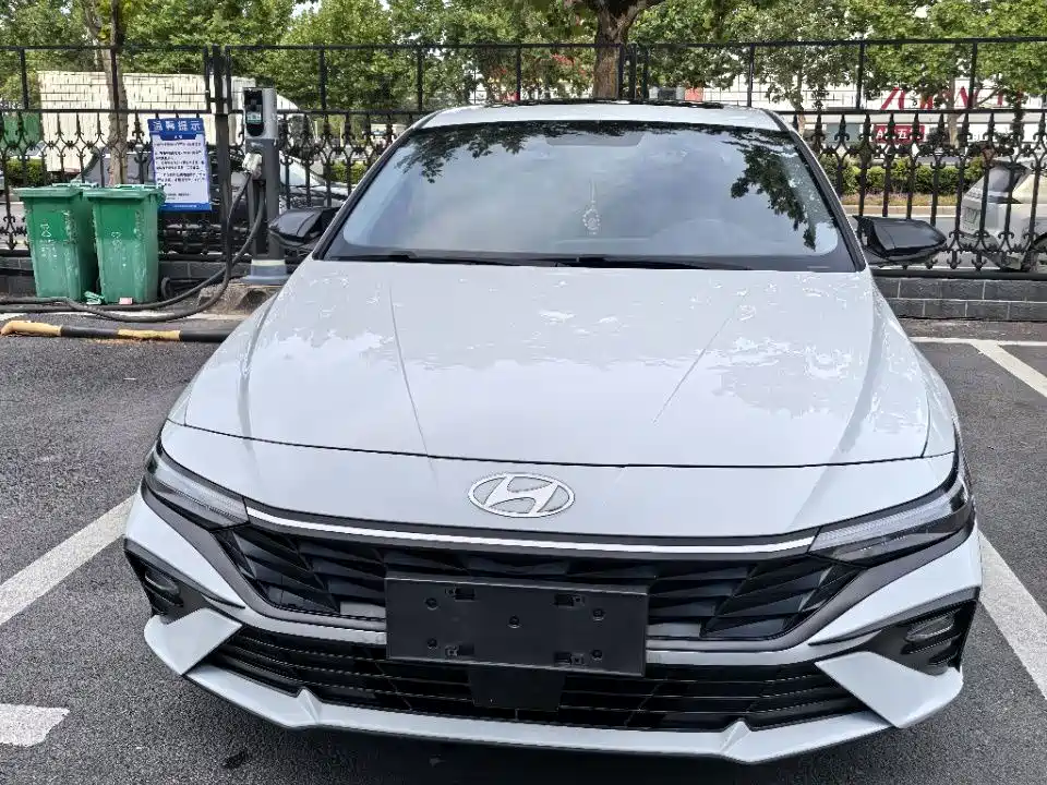 Hyundai Elantra 2023