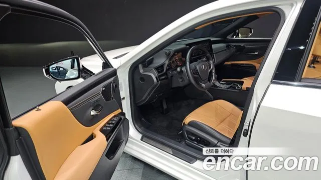 Lexus ES 2023