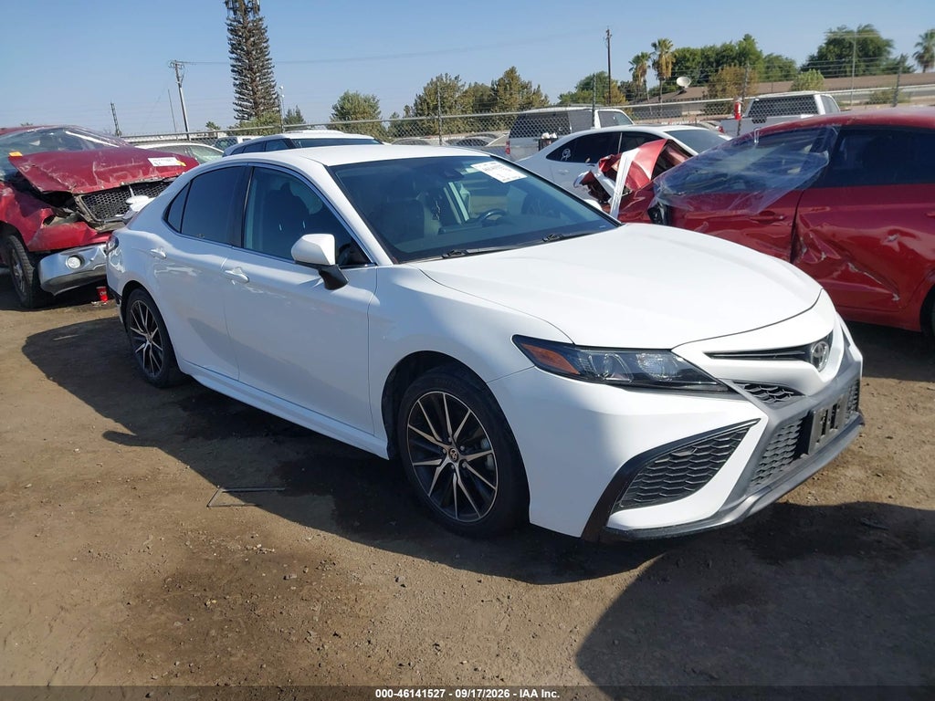 Toyota Camry 2021