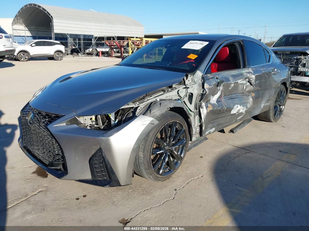 Lexus IS 2022