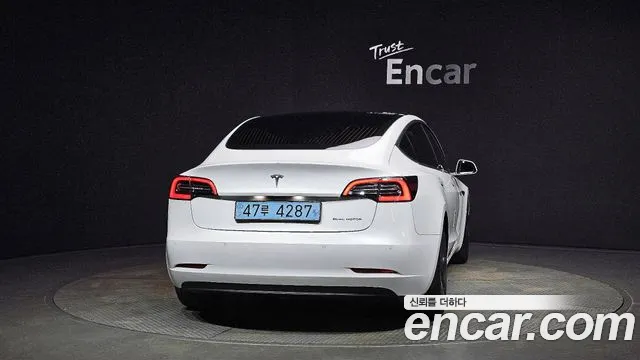 Tesla Model 3 2020