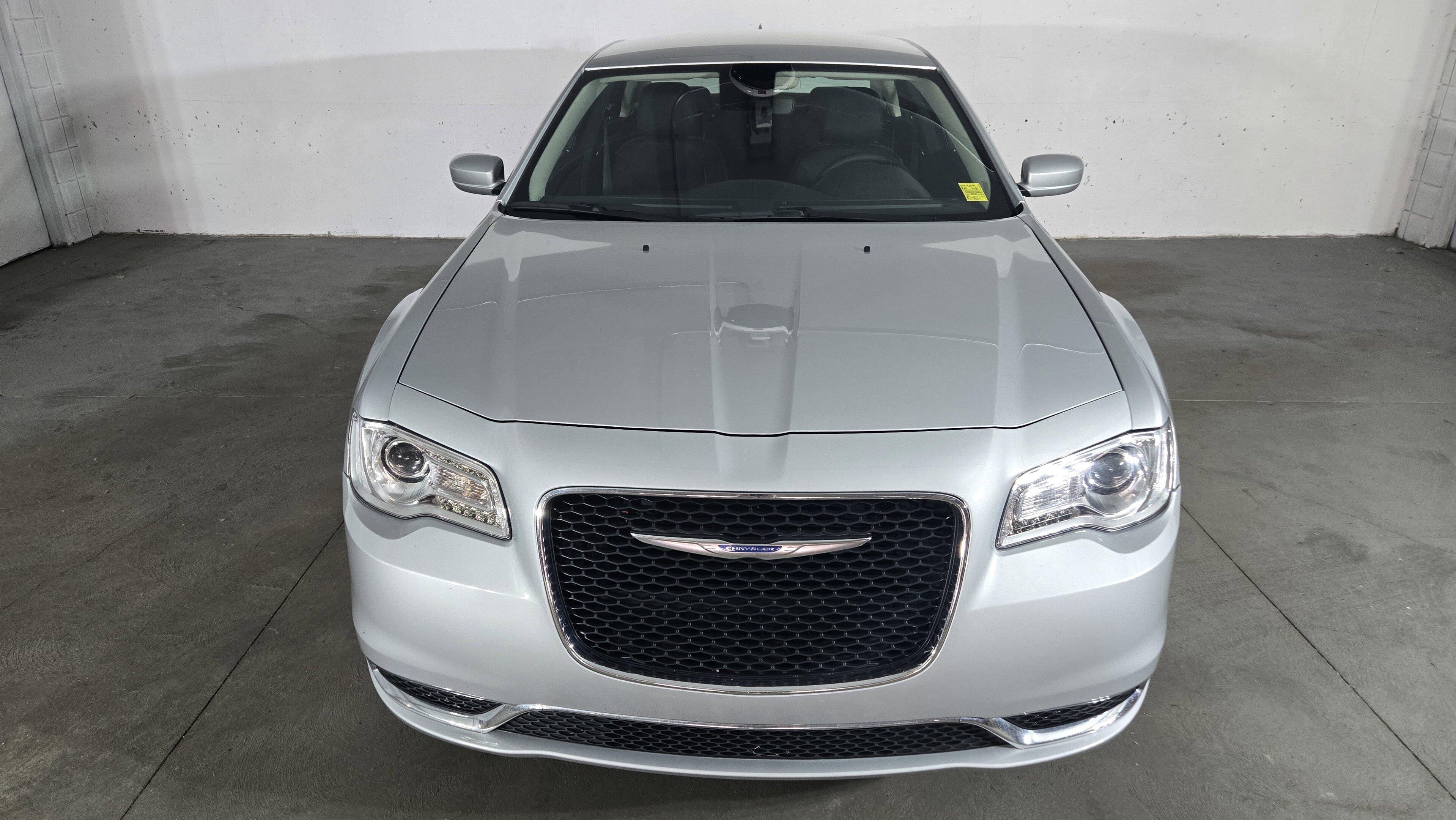 Chrysler 300 2023