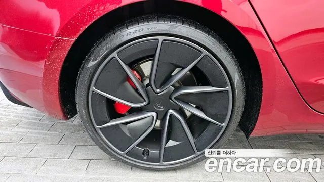 Tesla Model 3 2024