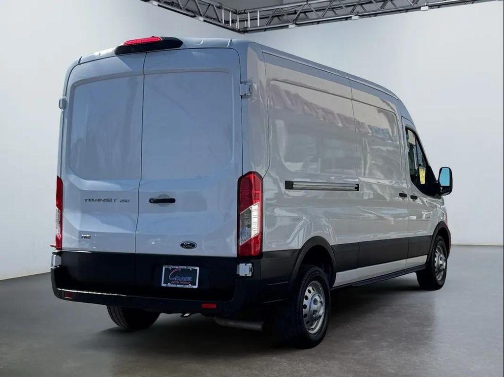 Ford Transit 2023