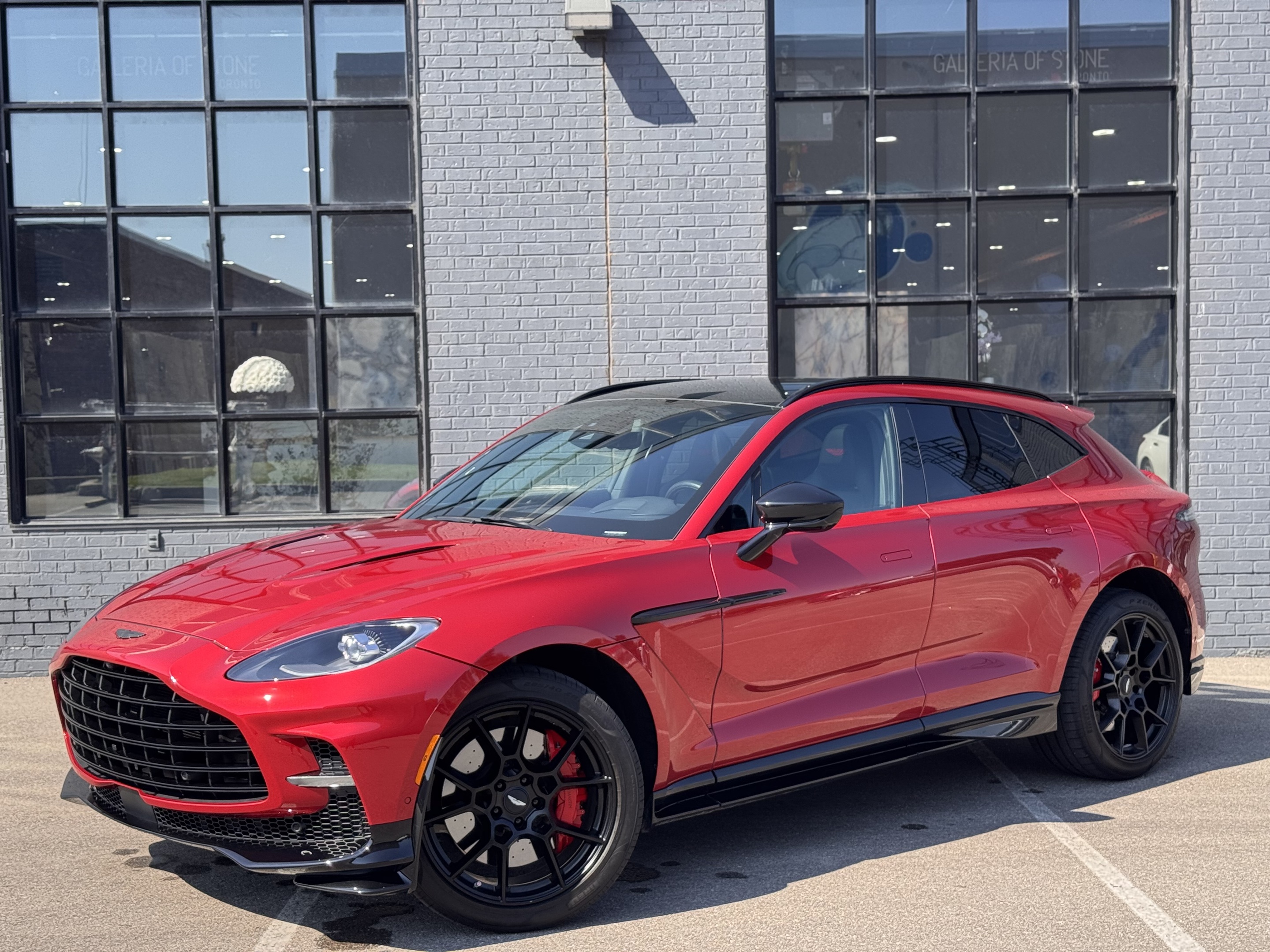 Aston Martin DBX 2023