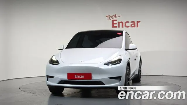 Tesla Model Y 2024
