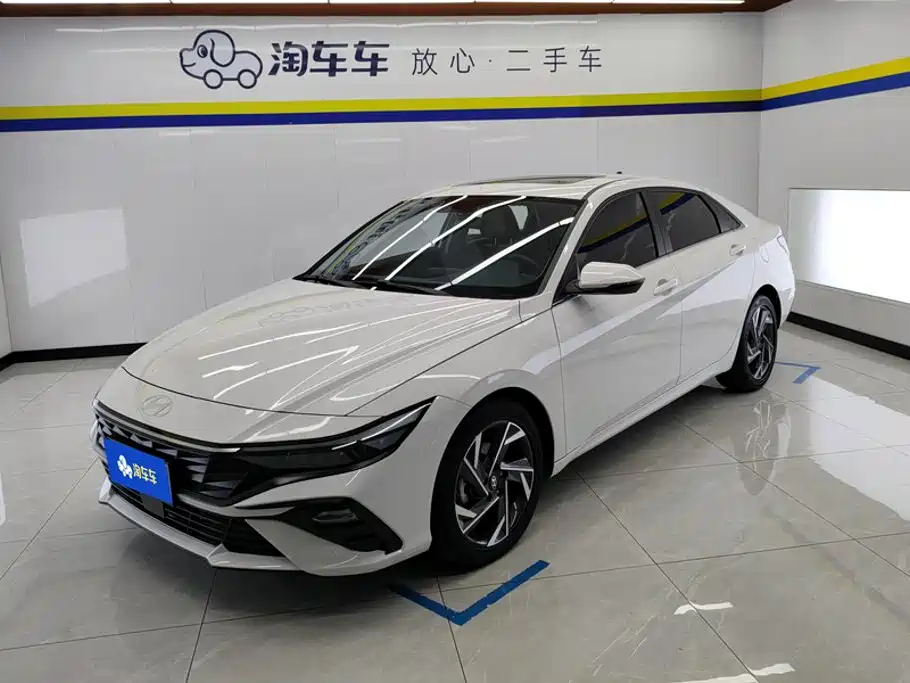 Hyundai Elantra 2024