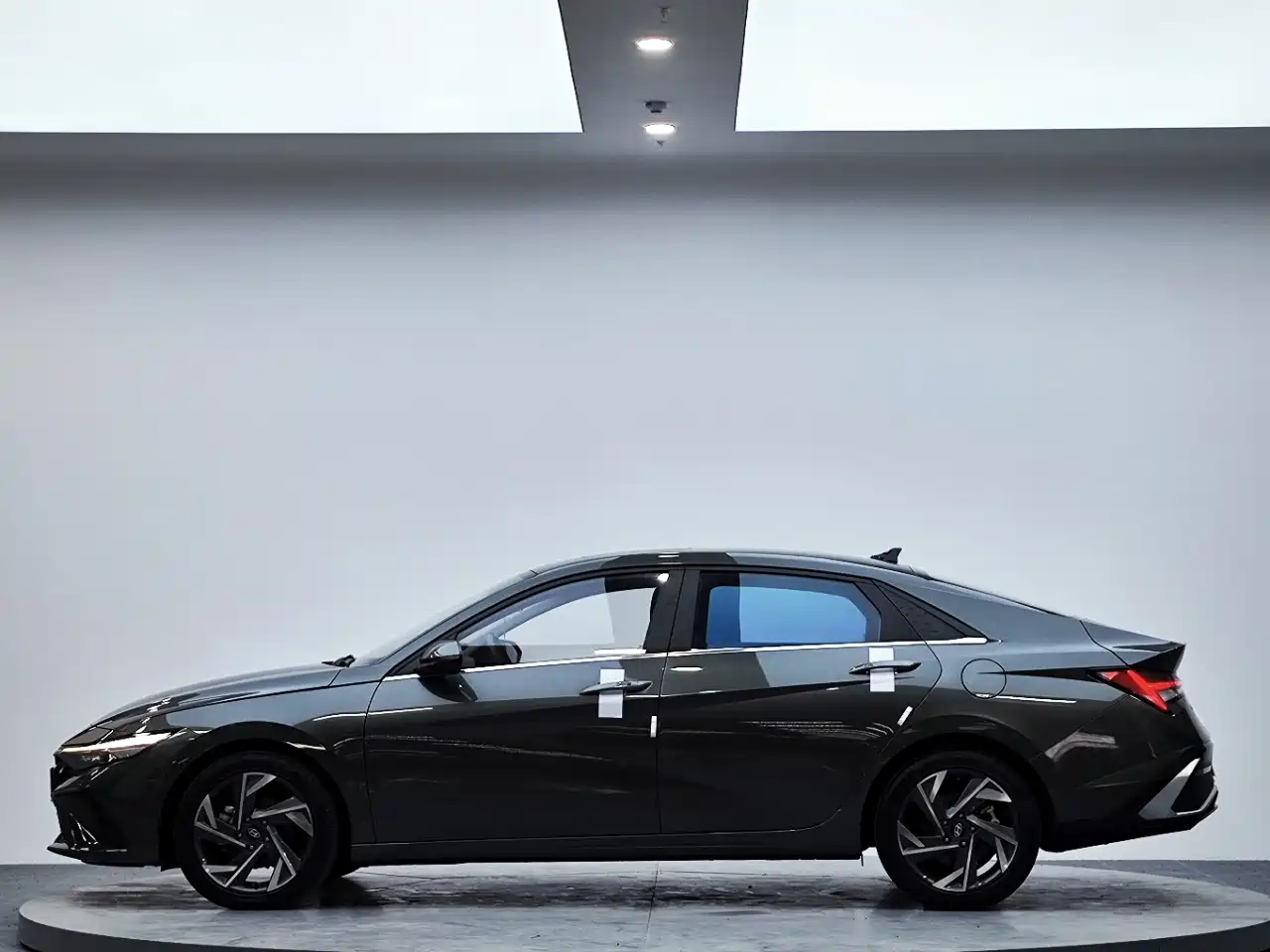 Hyundai Elantra 2023