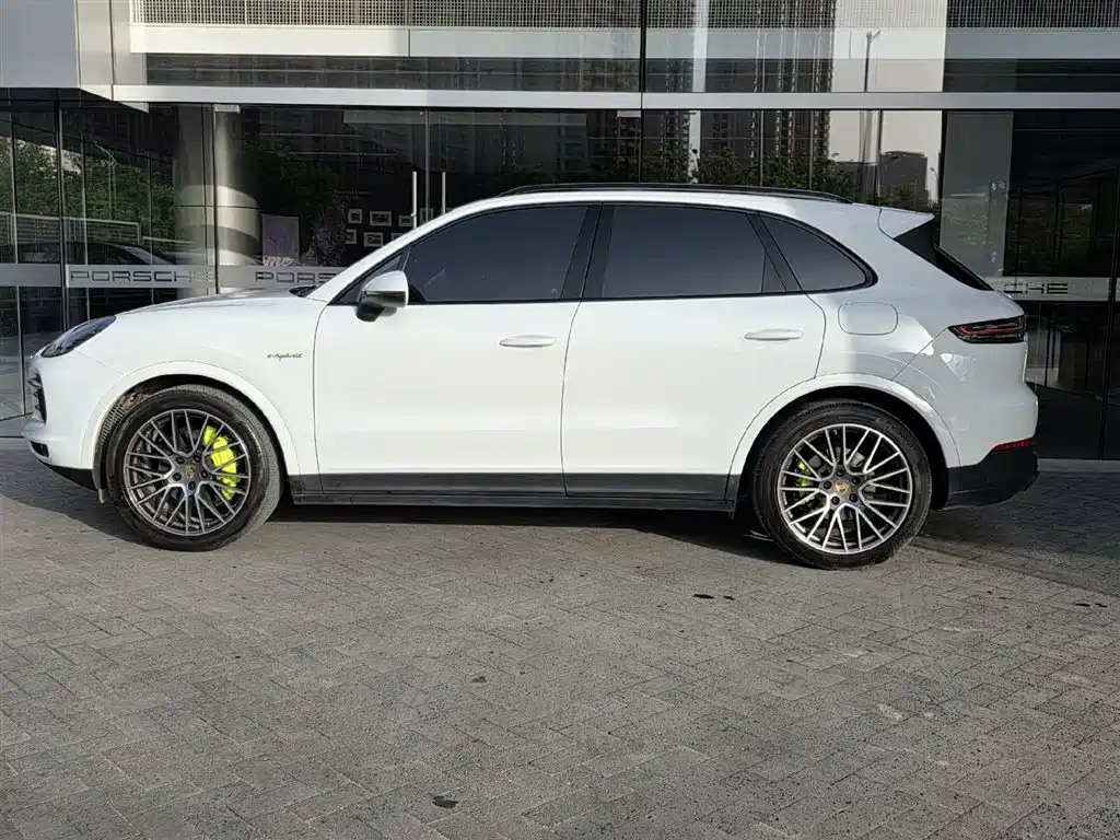 Porsche Cayenne 2022
