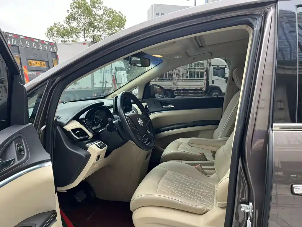 Buick GL8 2023