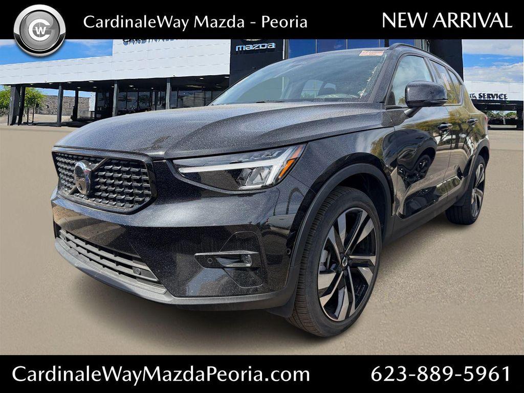 Volvo XC40 2025