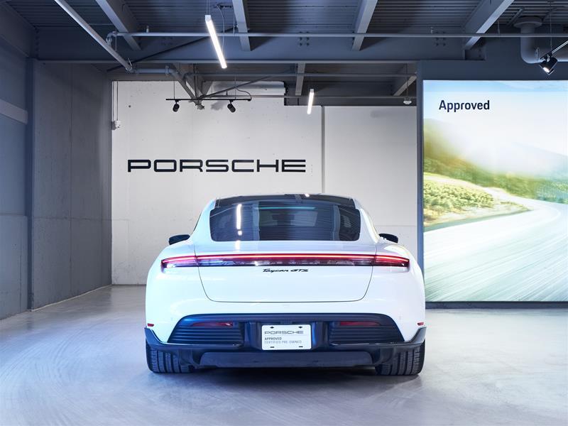 Porsche Taycan 2022