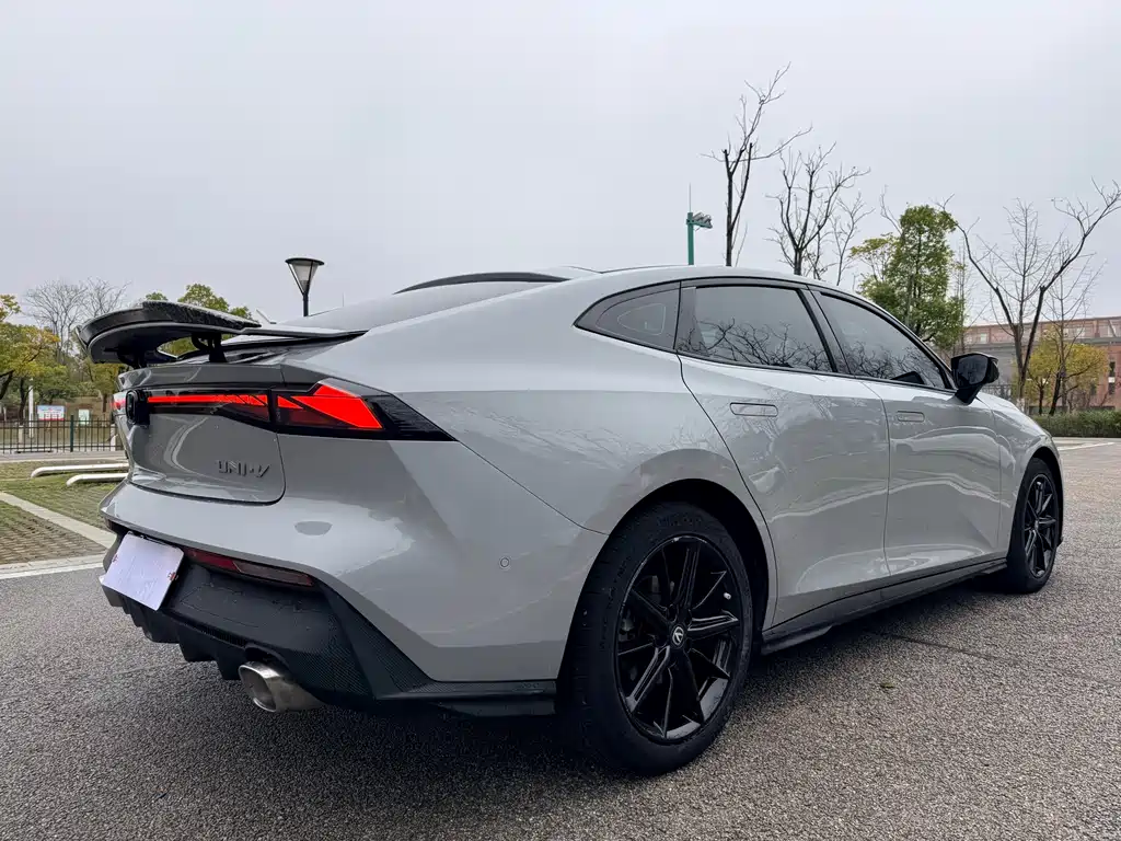 Changan UNI-V 2022