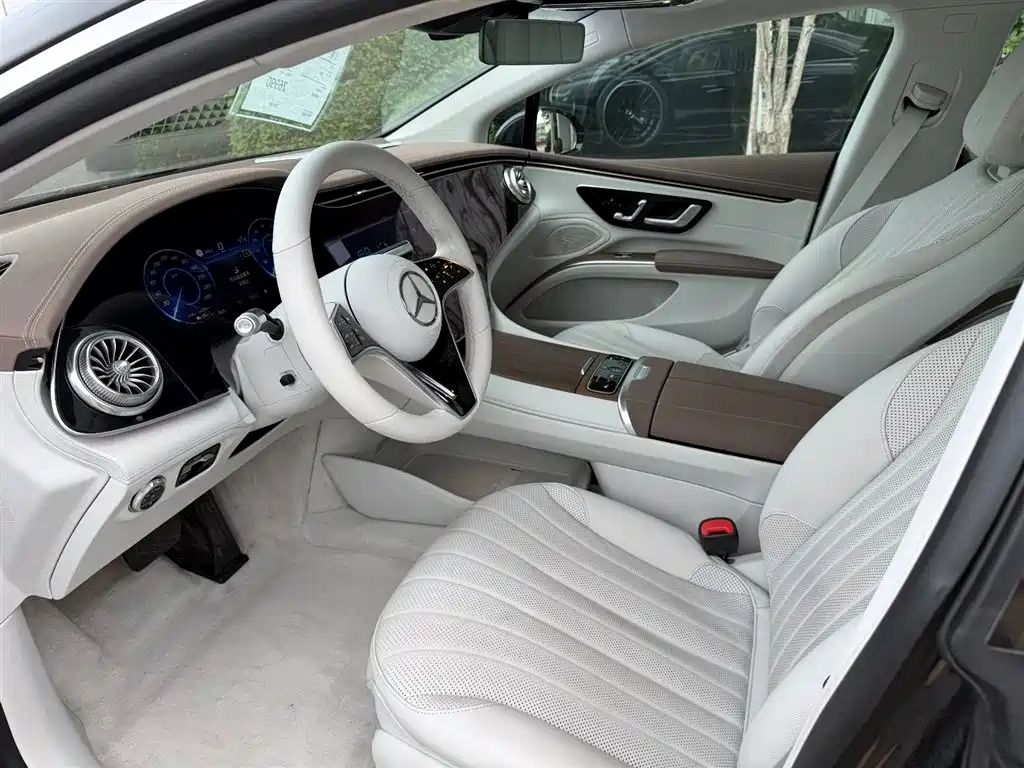 Mercedes-Benz EQS 2024