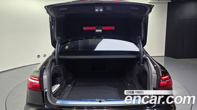 Audi A8 2023