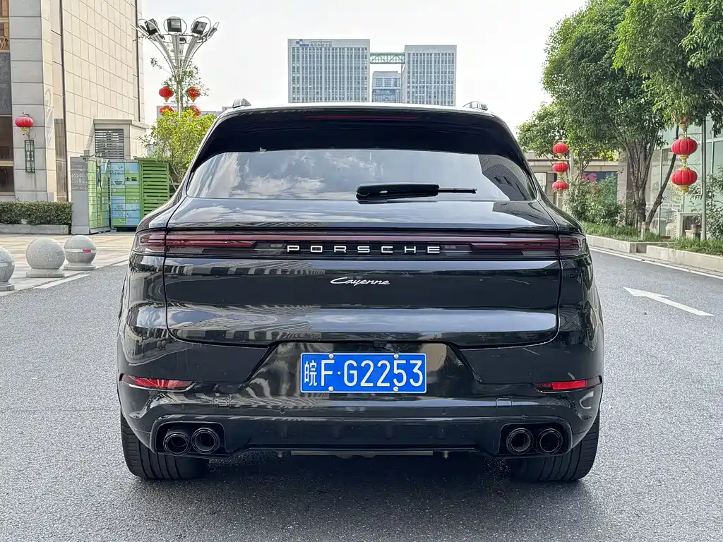 Porsche Cayenne 2024