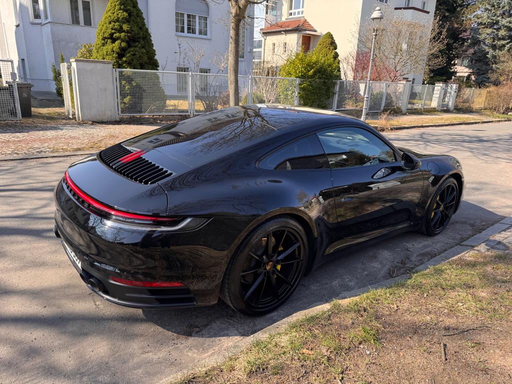 Porsche 992 2021
