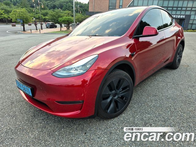 Tesla Model Y 2024