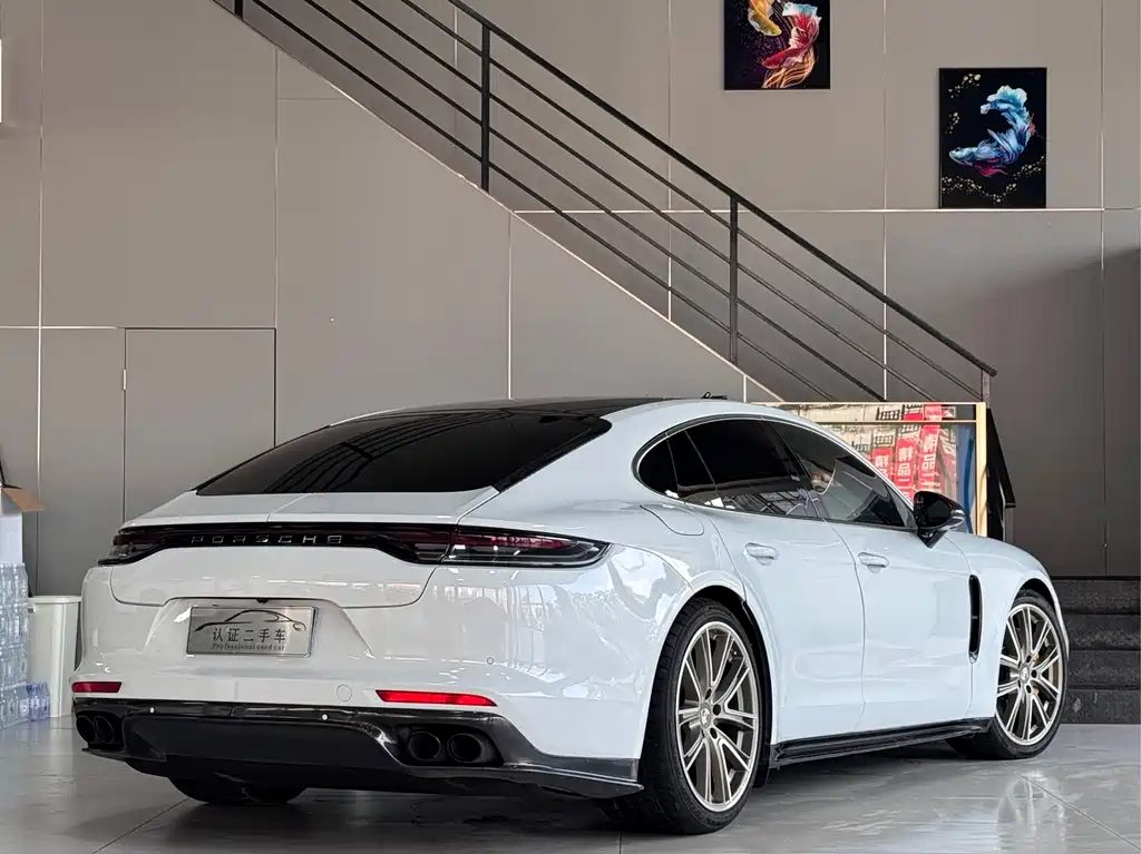 Porsche Panamera 2022