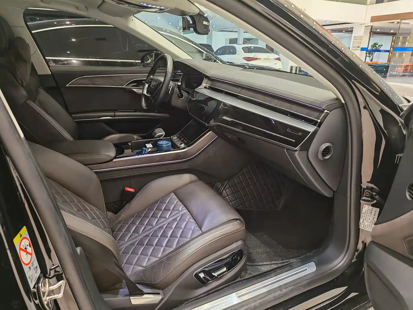 Audi A8 2024