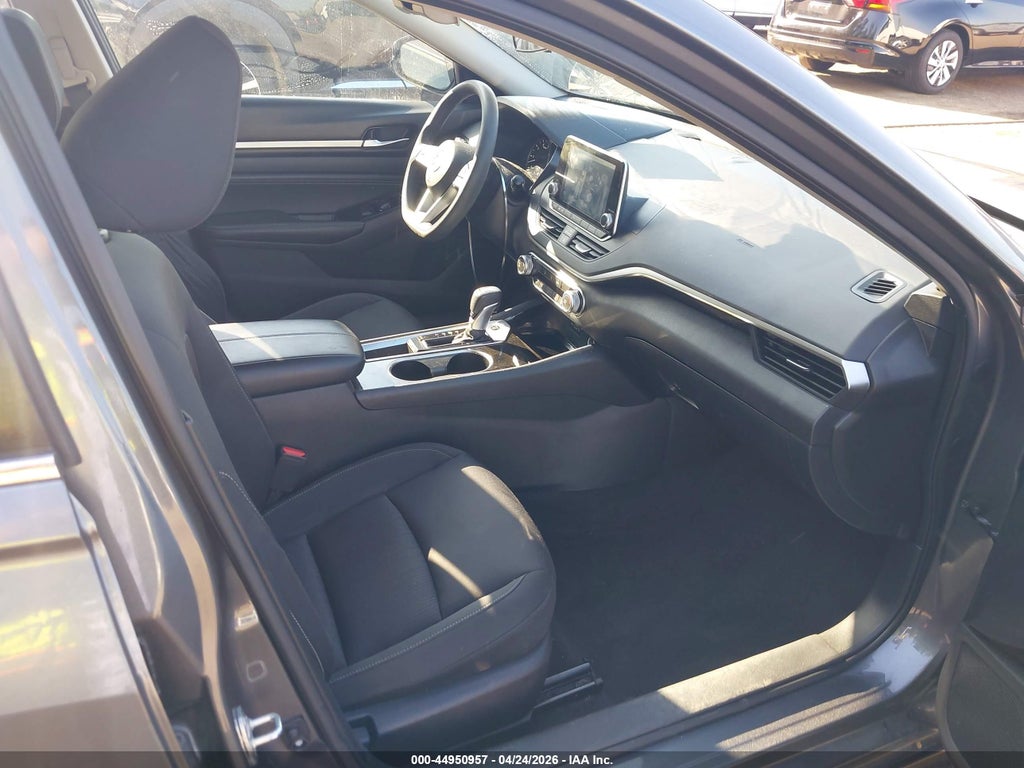 Nissan Altima 2021