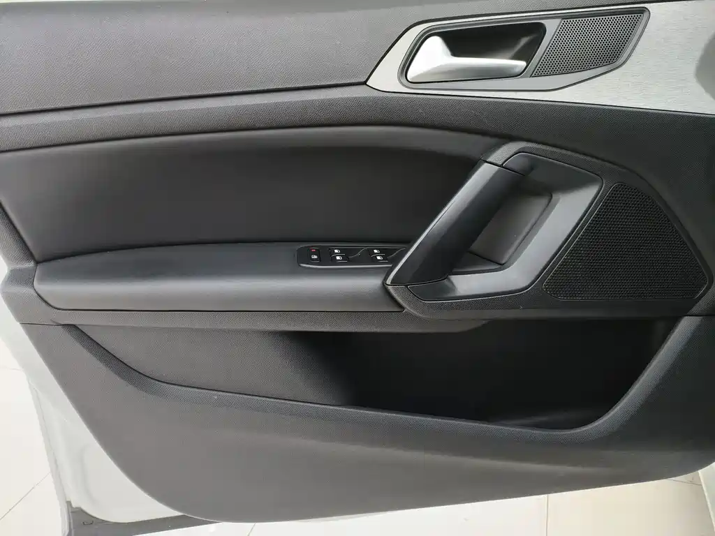 Peugeot 408 2022