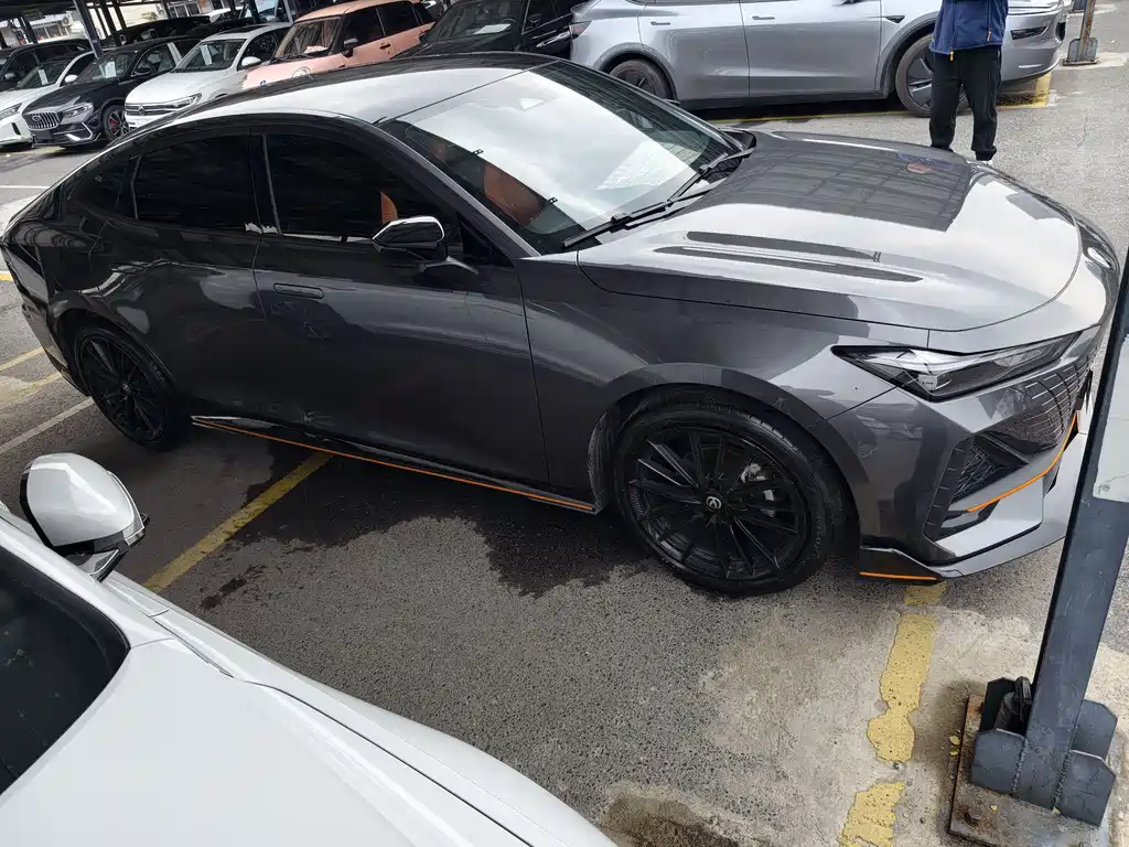Changan UNI-V 2024