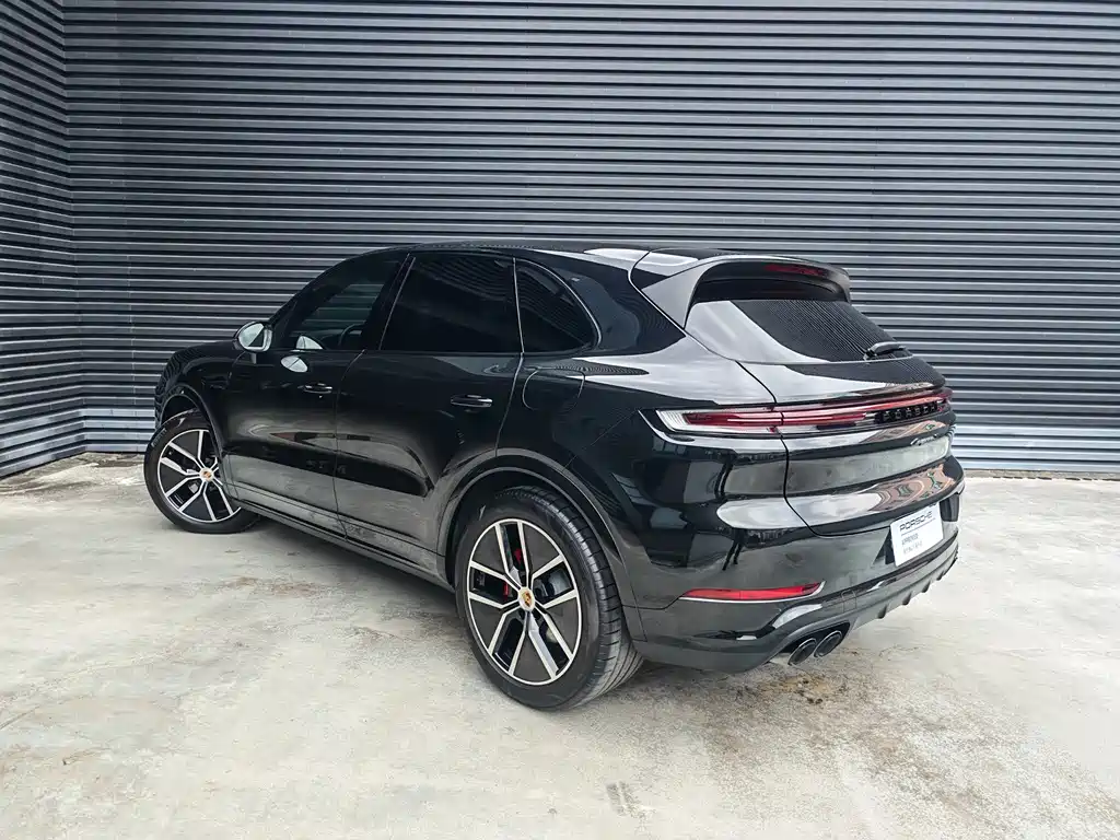 Porsche Cayenne 2025