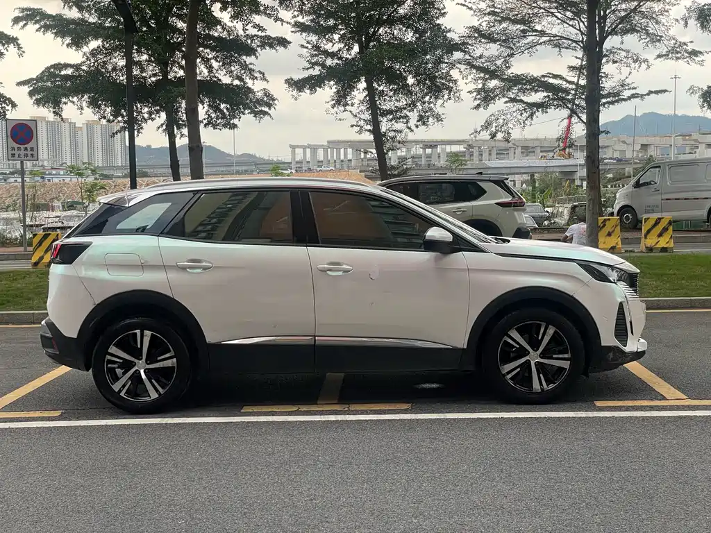 Peugeot 4008 2021