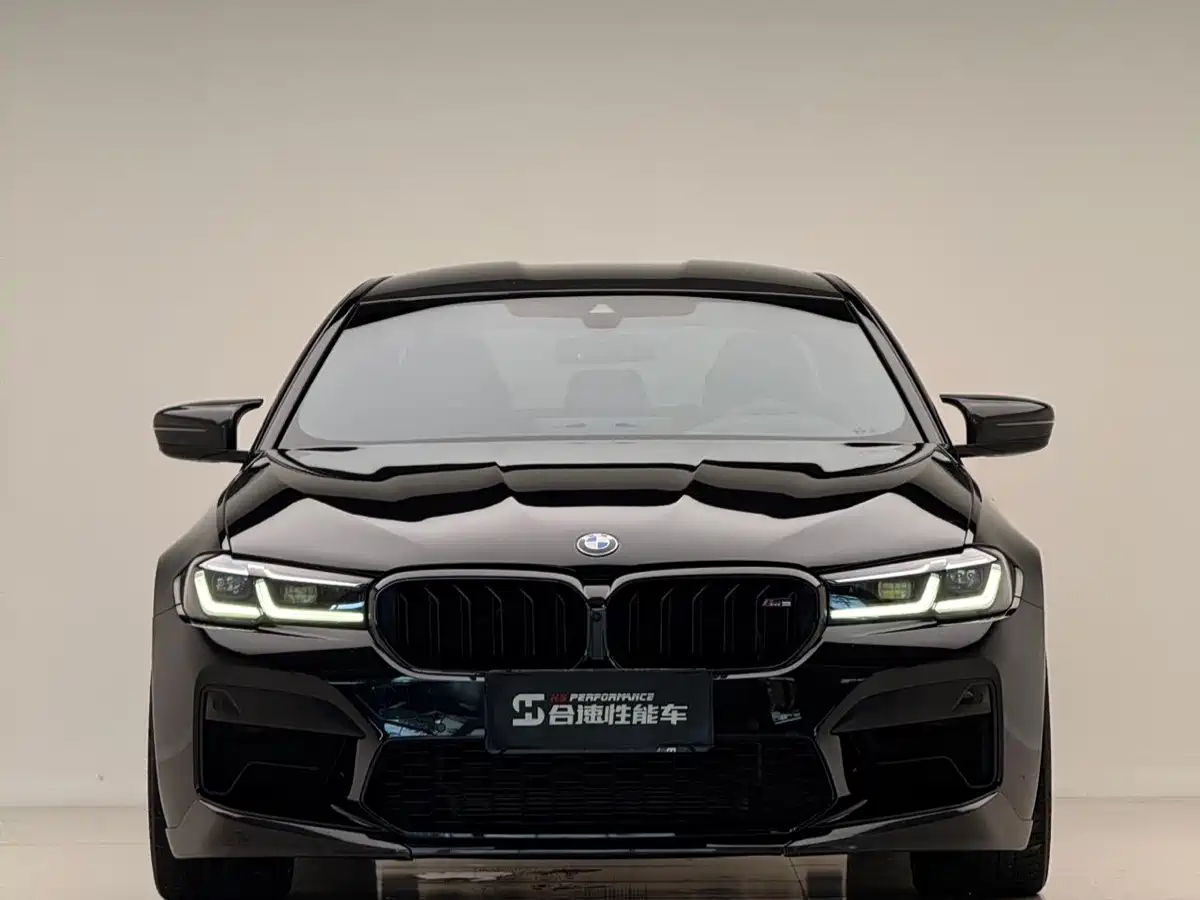 BMW M5 2022
