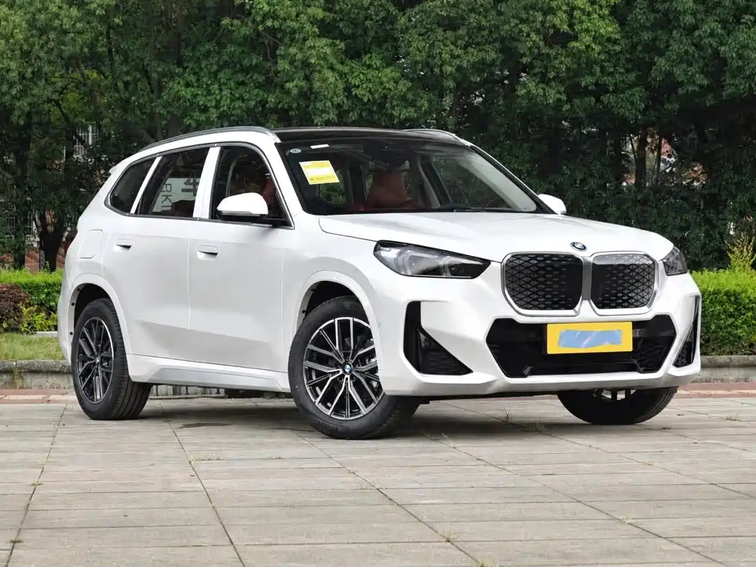 BMW iX1 2025