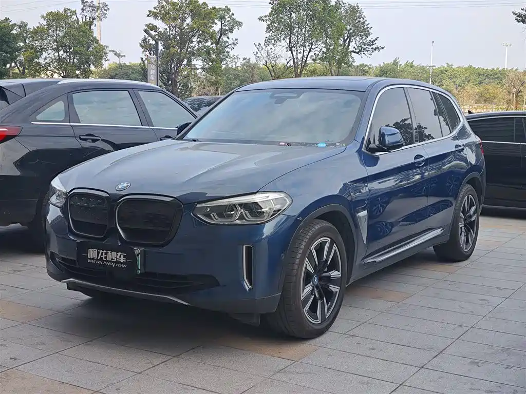 BMW iX3 2021