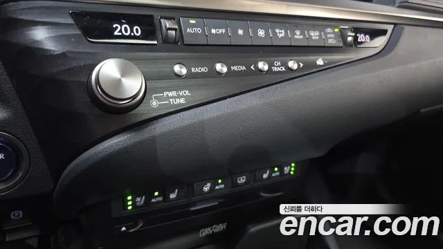 Lexus ES 2021