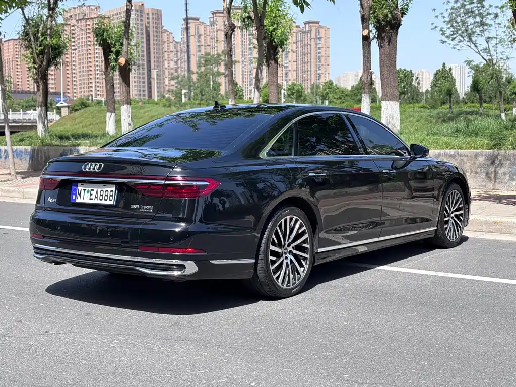 Audi A8 2024