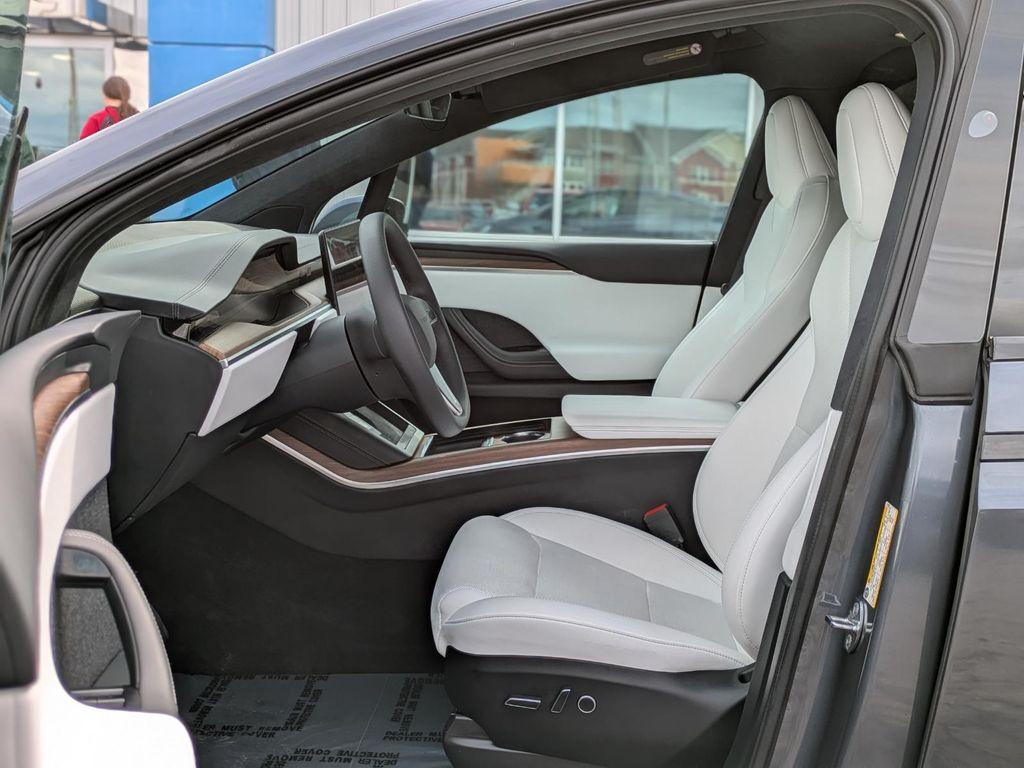 Tesla Model X 2023