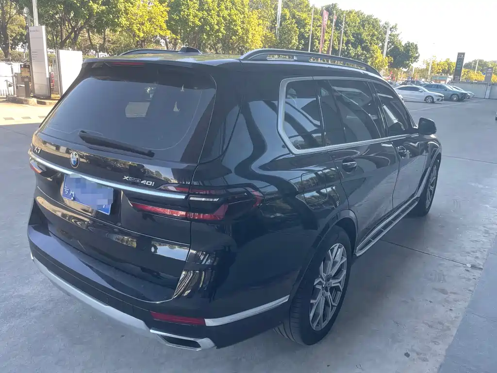 BMW X7 2023