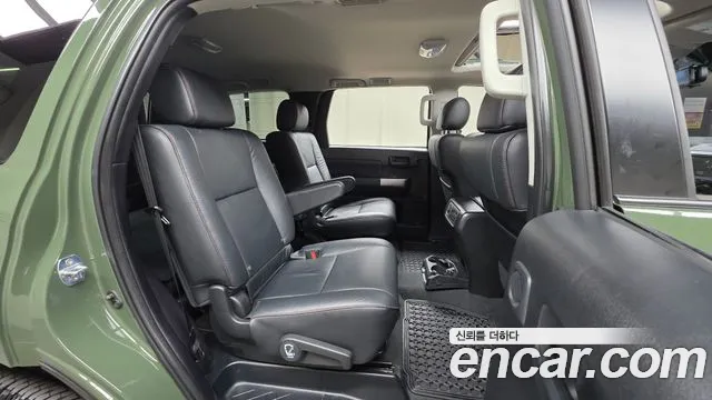 Toyota Sequoia 2020
